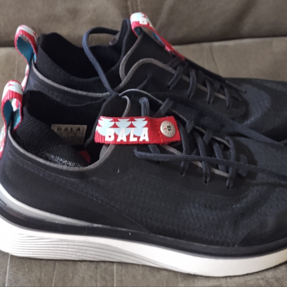 Bala Black and White Sneakers